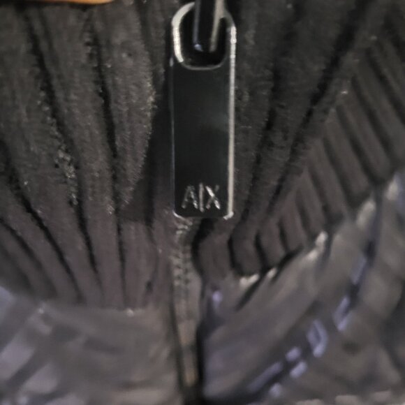 Armani Exchange Women's Black Puffer Sweater Vest Size L - Picture 3 of 6